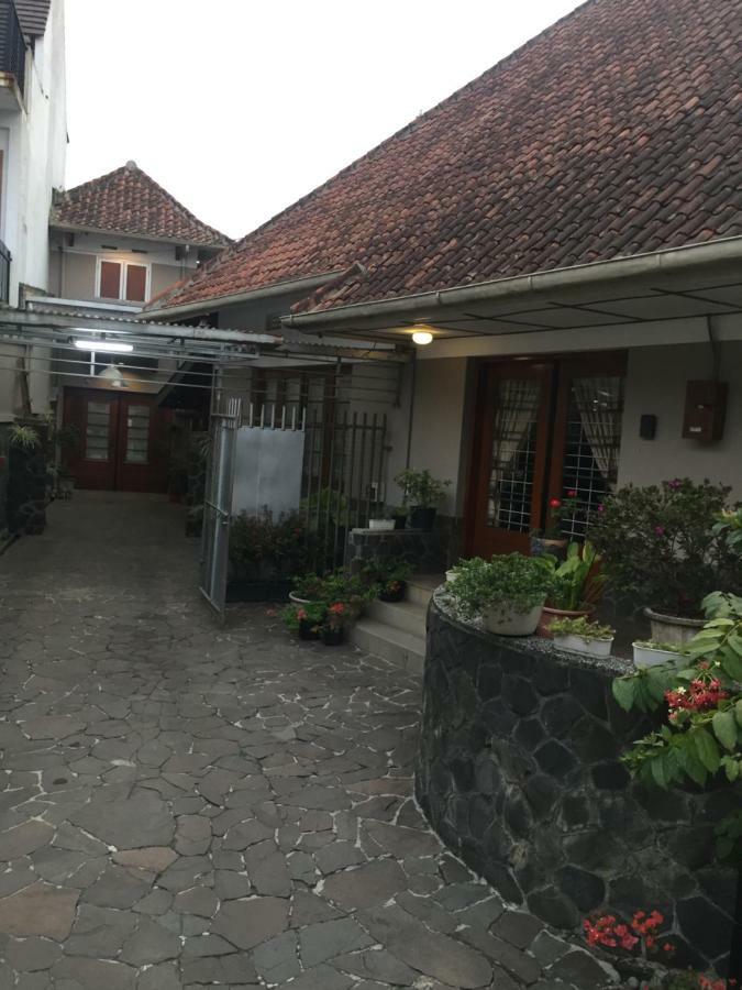 De Riau Guesthouse باندونج المظهر الخارجي الصورة